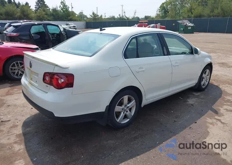 2008 Volkswagen Jetta Se/Sel из США, поврежденный, VIN 3VWRM71K18M022308